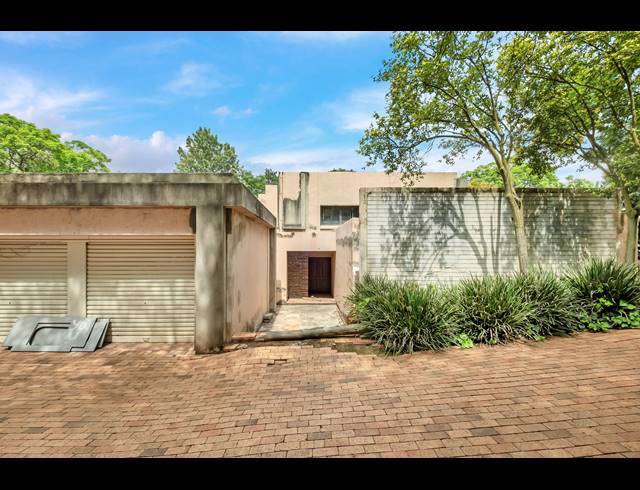 4 BEDROOM HOUSE FOR SALE IN HYDE PARK